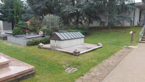 imola-asta-pubblica-3-aree-presso-cimitero-piratello-tombe-famiglia